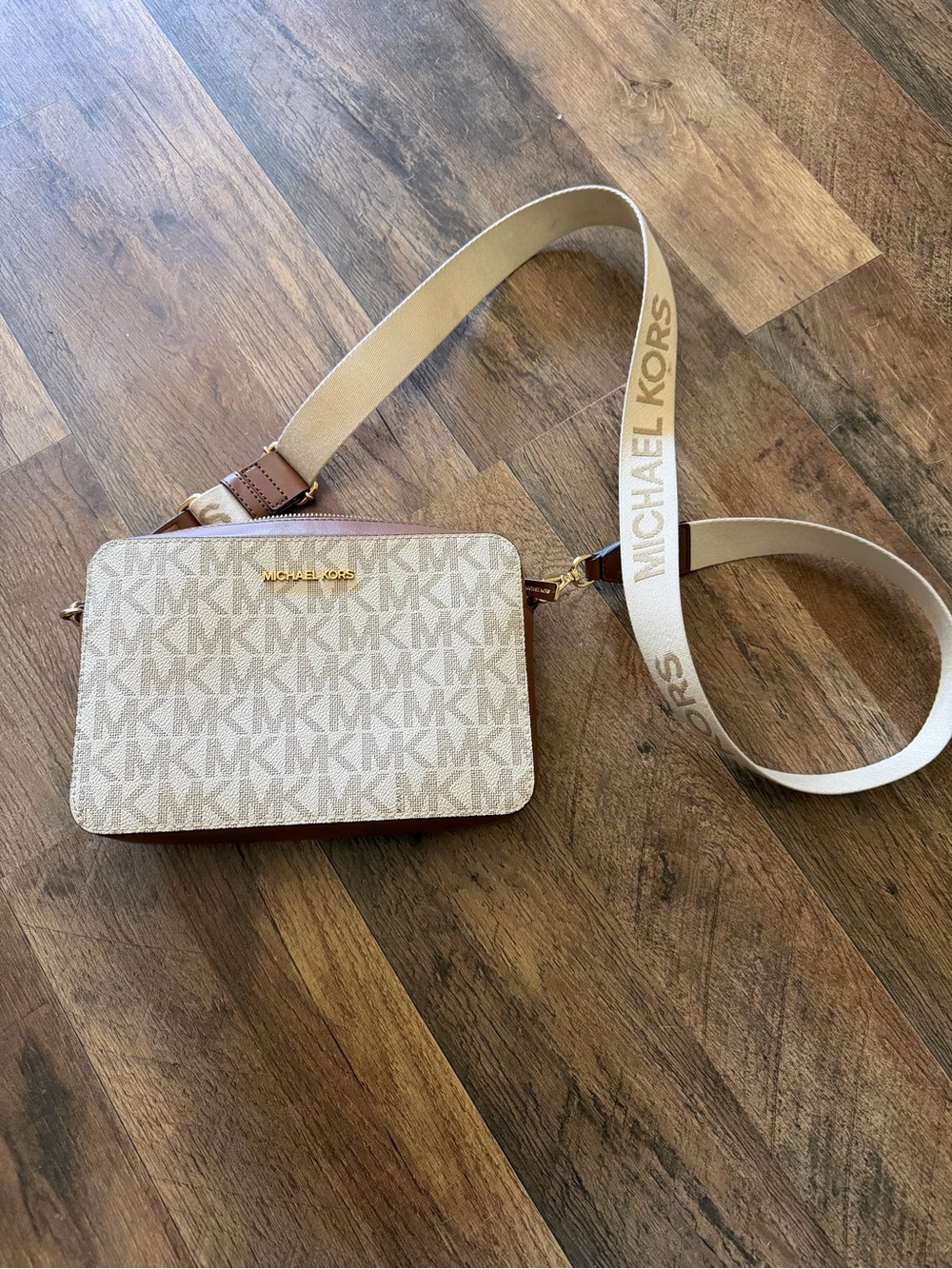 Michael Kors Beige and Brown Signature Jet Set Crossbody with Branded Strap